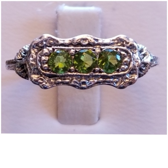 Genuine 1ct 3 gem Peridot Filigree Ring Size 8